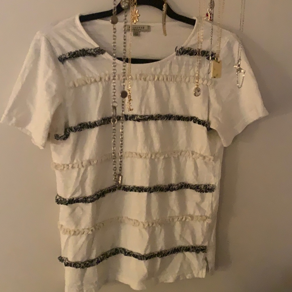 Black and white T-shirt